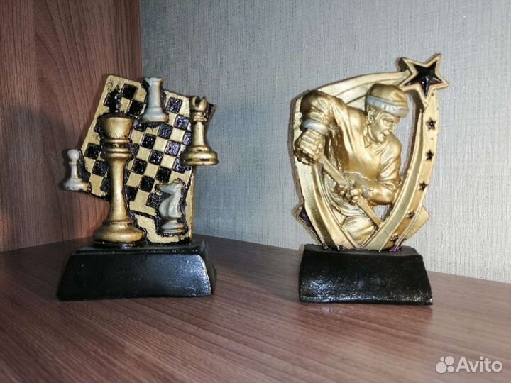 Статуэтки для кабинета