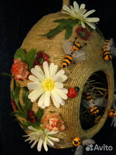 Декоративный улей с пчелами