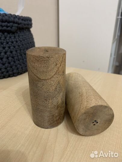 Солонка и перечница из дерева