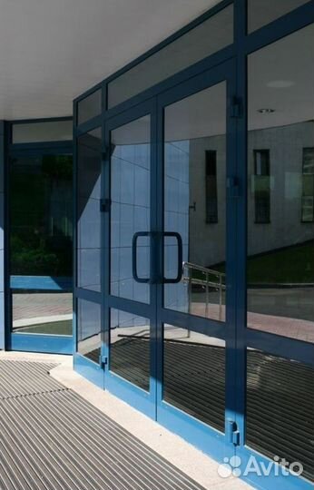 Дверь пластиковая / входная группа