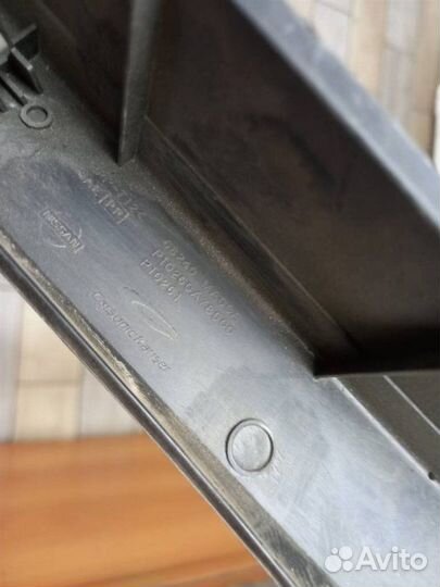 Консоль центральная Nissan Atlas TZ2F24