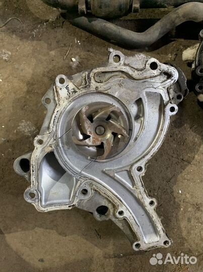 Помпа mercedes w221