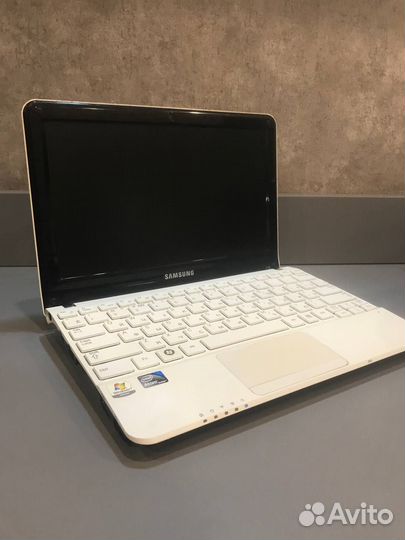 Нетбук Samsung NP-NS110-p0ru