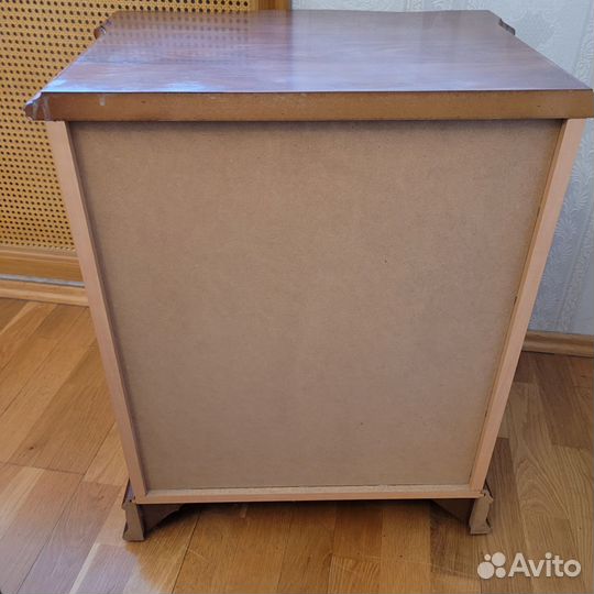 Тумбочки Италия