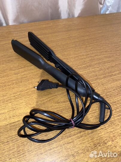 Утюжек для волос гофре Leben