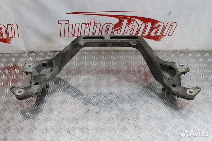 Кронштейн балка двигателя VW Touareg 1 7L Audi Q7