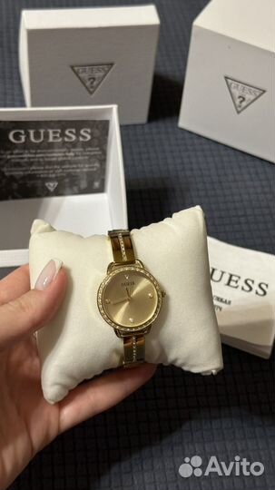 Кварцевые наручные женские часы guess