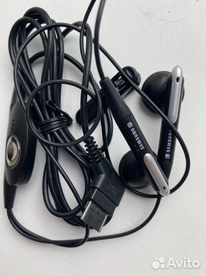 Проводная гарнитура новая,samsung