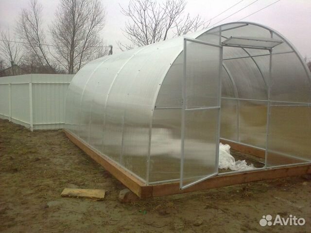 Парник из поликарбоната