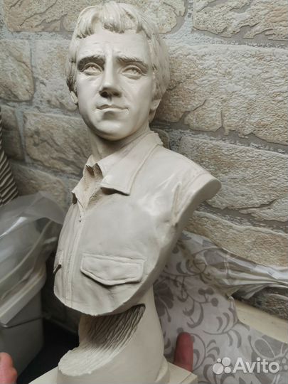 Бюст В. Высоцкого