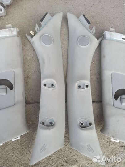 Накладка обшивка стойки Toyota Land Cruiser 200