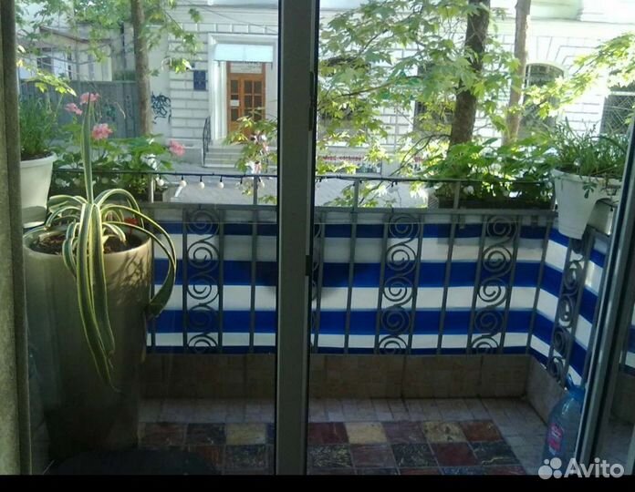 Тент с люверсами. На стандартный балкон