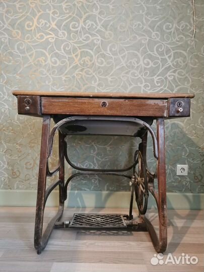 Швейная машина станина