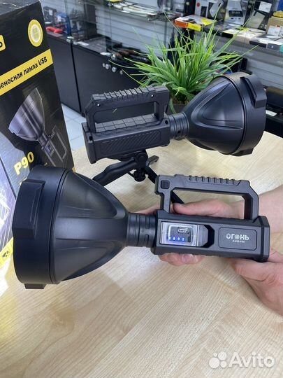 Мощный фонарь огонь