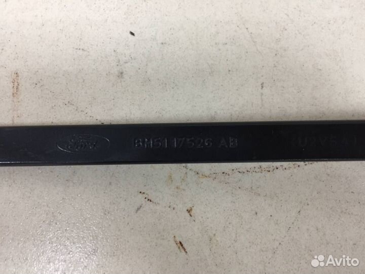 Поводок стеклоочистителя передний левый Ford Focus