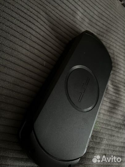 Sony psp 1008 прошитая + 4 лицензионные игры