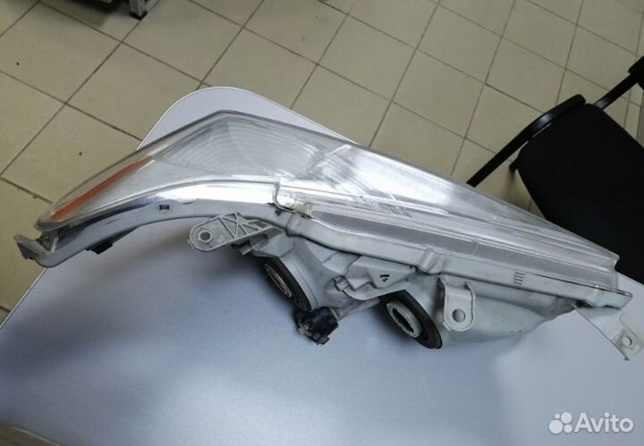 Фара левая Toyota Highlander