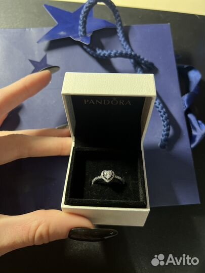 Пуссеты серьги Логомания Pandora