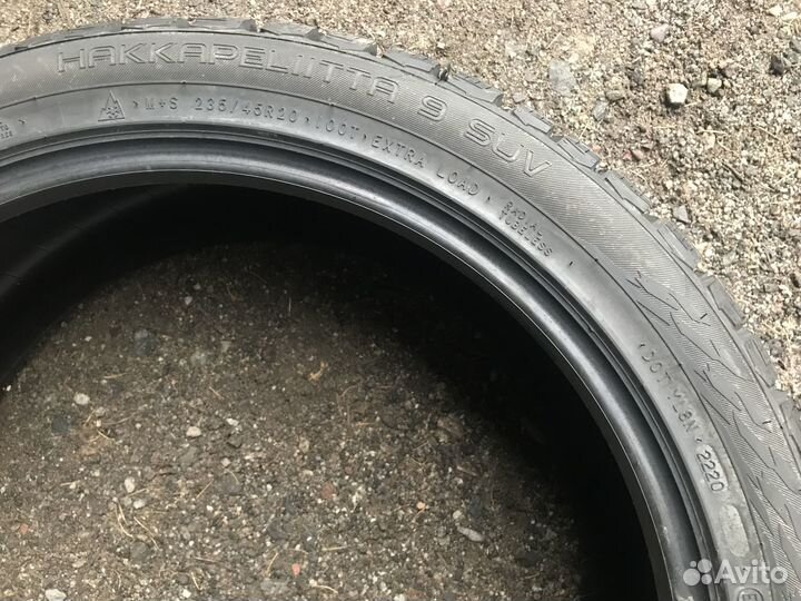 Nokian Tyres Hakkapeliitta 9 SUV 235/45 R20 100T
