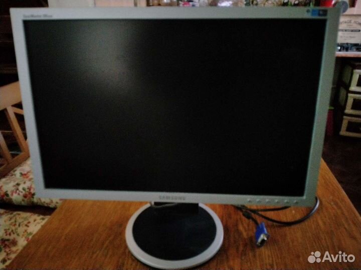 Монитор Samsung 205BW