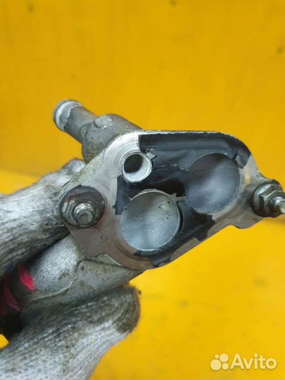 Флянец водяной водоотвод 2.5 VQ25 DE J32 nissan