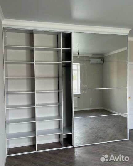 Современный шкаф купе