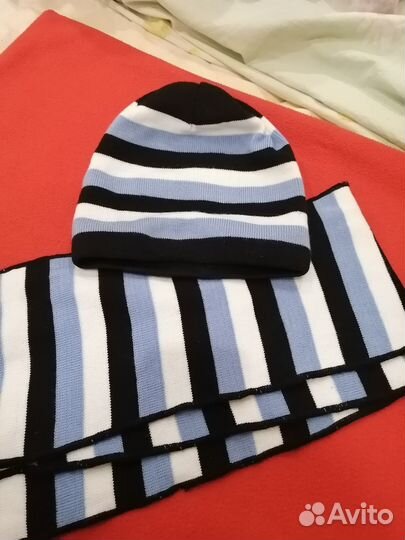 Продам комплект шапка и шарф