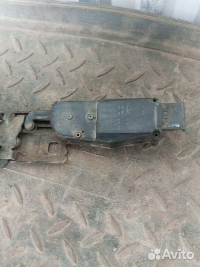 Ответная часть замка багажника Audi Q7 BAR 2007