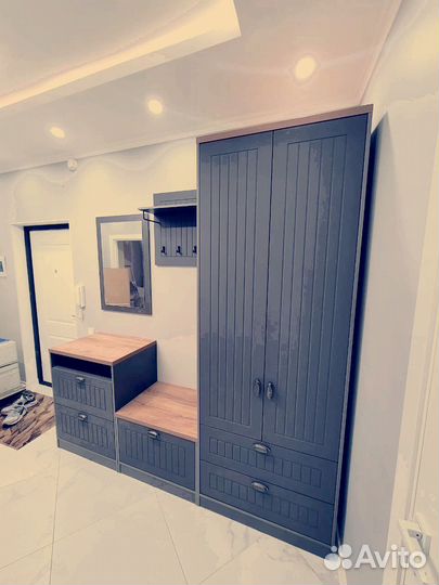 Шкаф с зеркалом