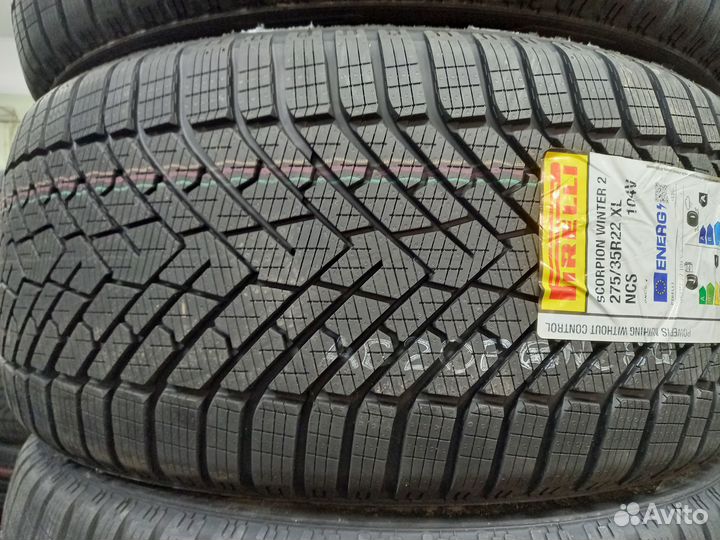 Pirelli Scorpion Winter 2 275/35 R22 и 315/30 R22 107V