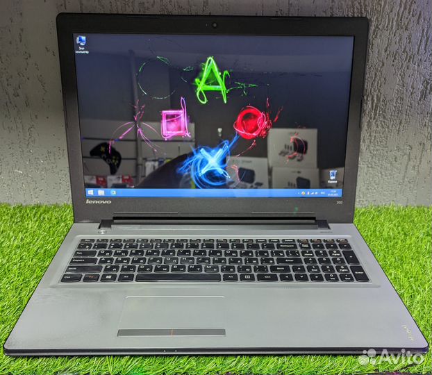 Ноутбук Lenovo IdeaPad 330-15ISK i3/R5 M430/SSD/8G