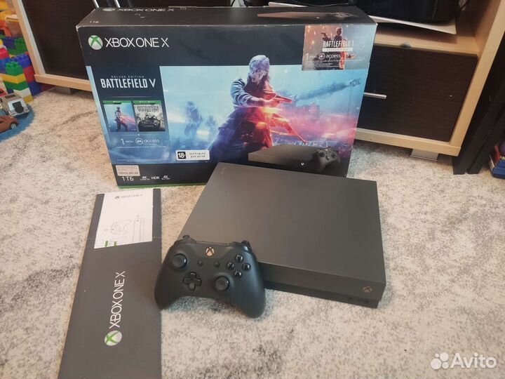 Xbox One X 1Tb+400 игр