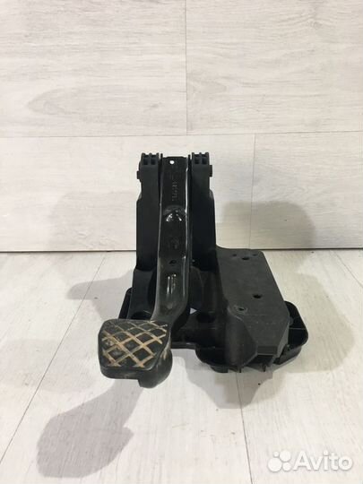 Педаль тормоза volkswagen polo 5 1.4 мт хетчбек