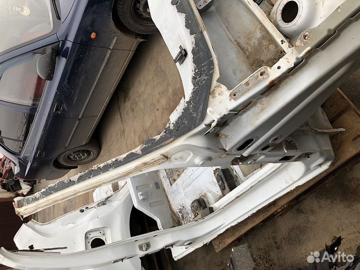 Передняя правая Четверть лонжерон Renault Logan 2