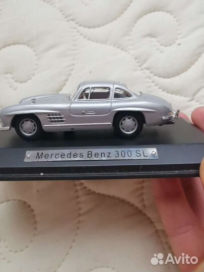 Модель автомобиля Mercedes Benz 300 SL