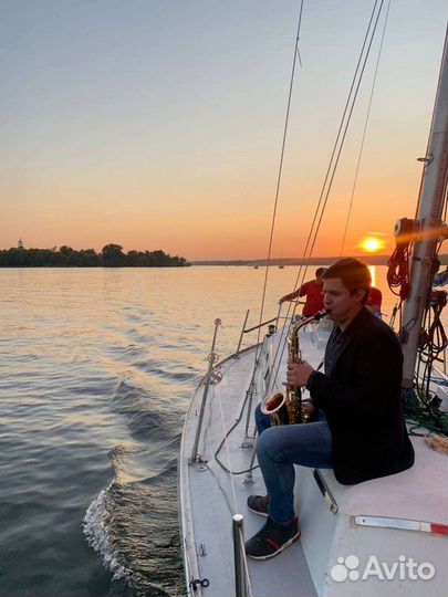 Саксофонист на мероприятие