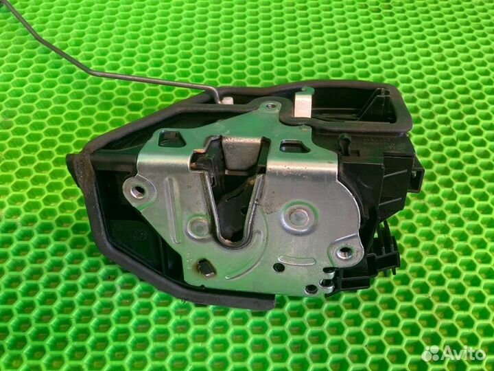 Замок боковой двери задний левый Bmw X5 E70