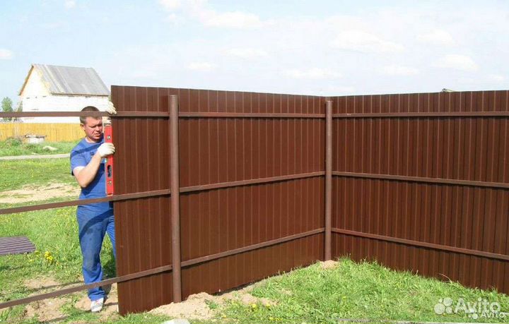 Монтажник заборов