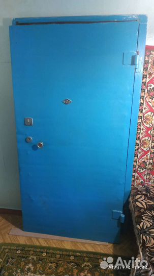 Металлическая дверь бу