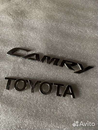 Шильдики Toyota Camry оригинал