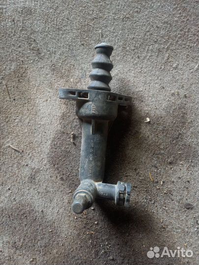 Главный цилиндр сцепления Volkswagen Polo