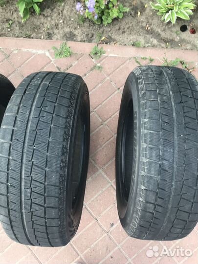 Bridgestone Blizzak Revo GZ 225 R17