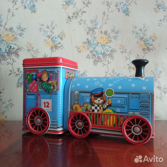 Жестяная банка из под конфет Паровоз
