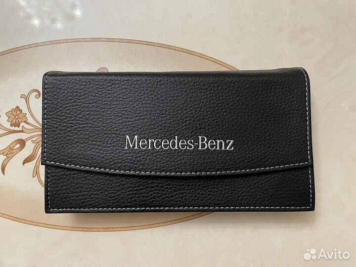 Сервисная книжка в сумке на Mercedes C class W205