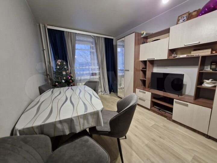 2-к. квартира, 47 м², 4/10 эт.