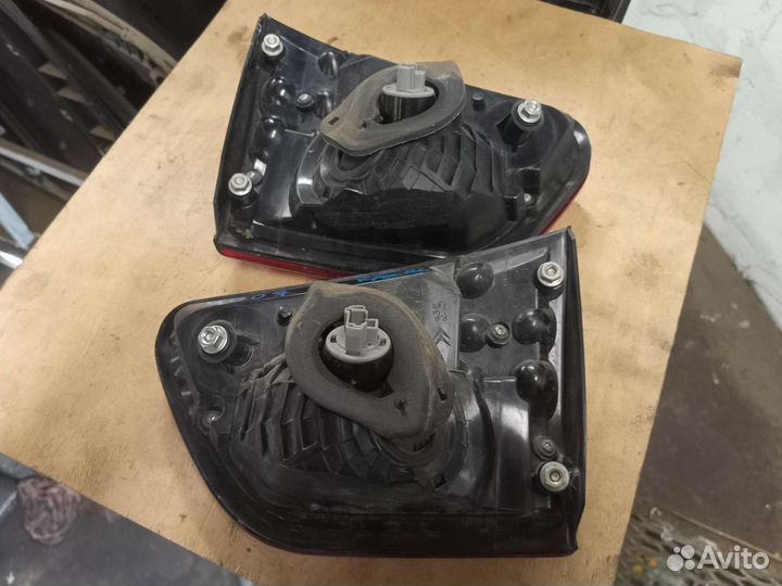 Фонари крышки багажника Peugeot 4007