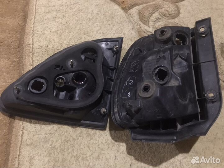 Задние фонари на lexus RX300