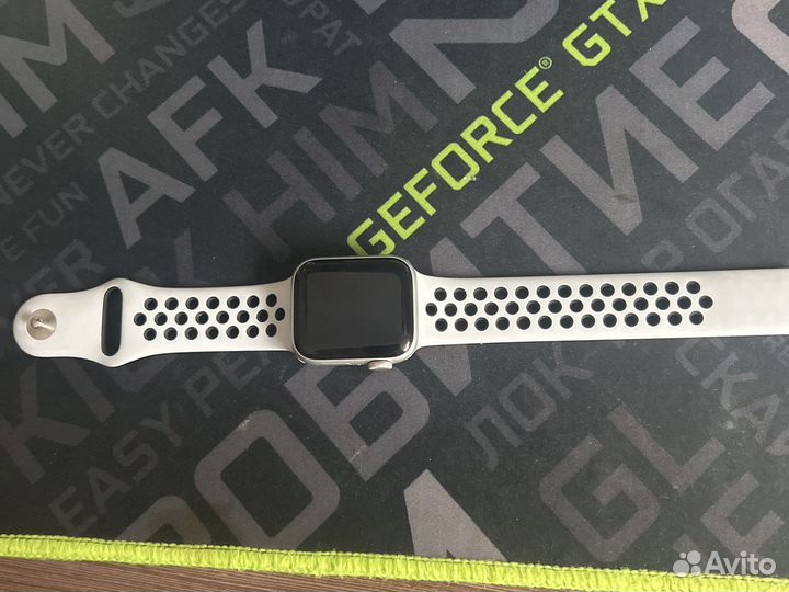 Apple watch se x nike