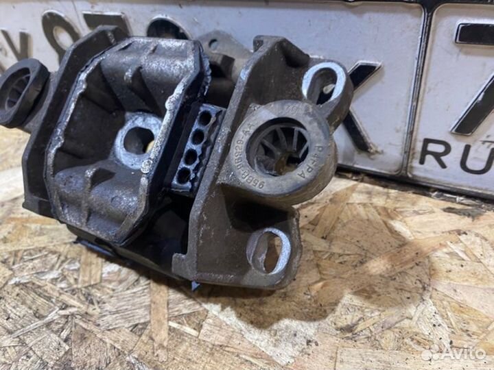 Подушка двигателя Ford Mondeo 3 2.0 2003