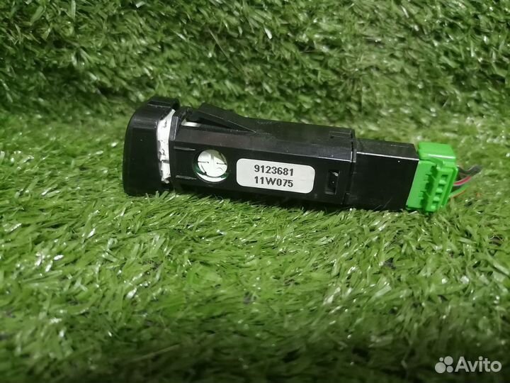 Кнопка аварийной сигнализации 9123681 Volvo S60 FS